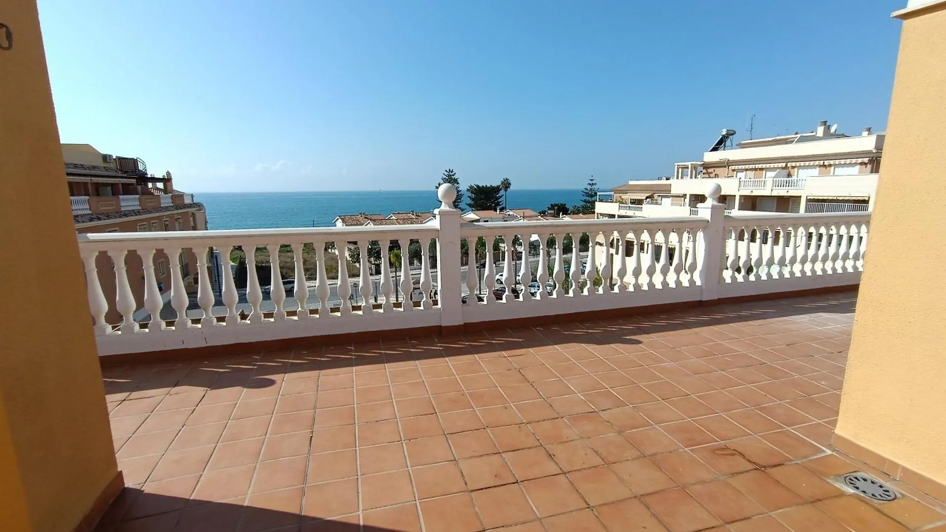 Appartement Lovely Penthouse In Front Of The Beach With Free Parking Málaga