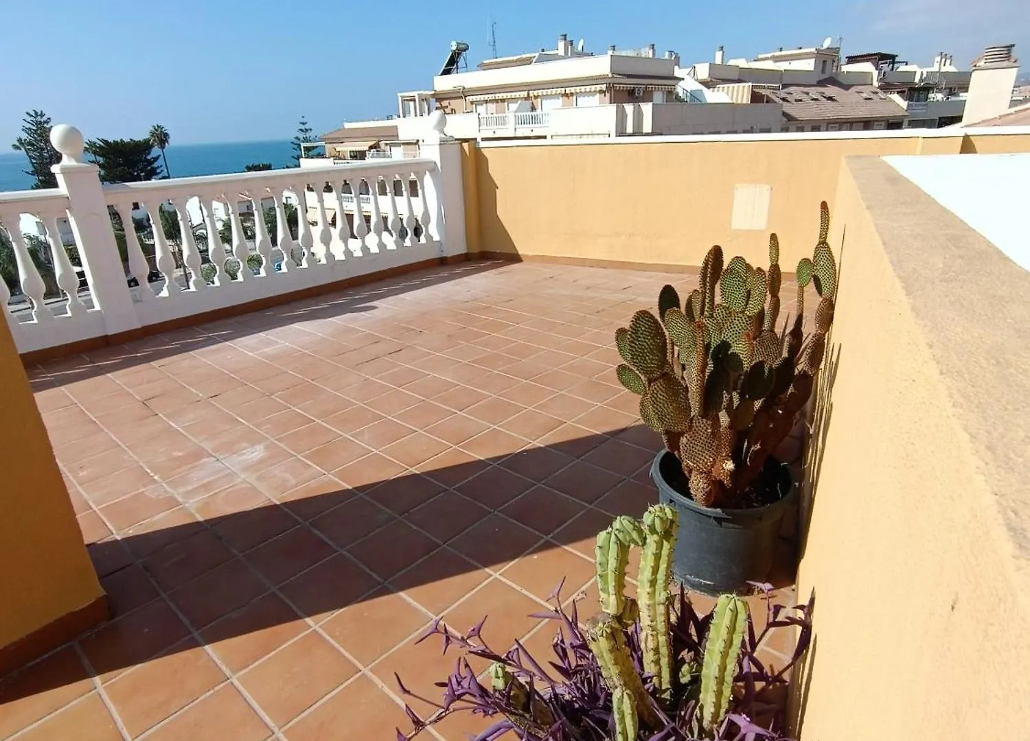 Lovely Penthouse In Front Of The Beach With Free Parking Málaga