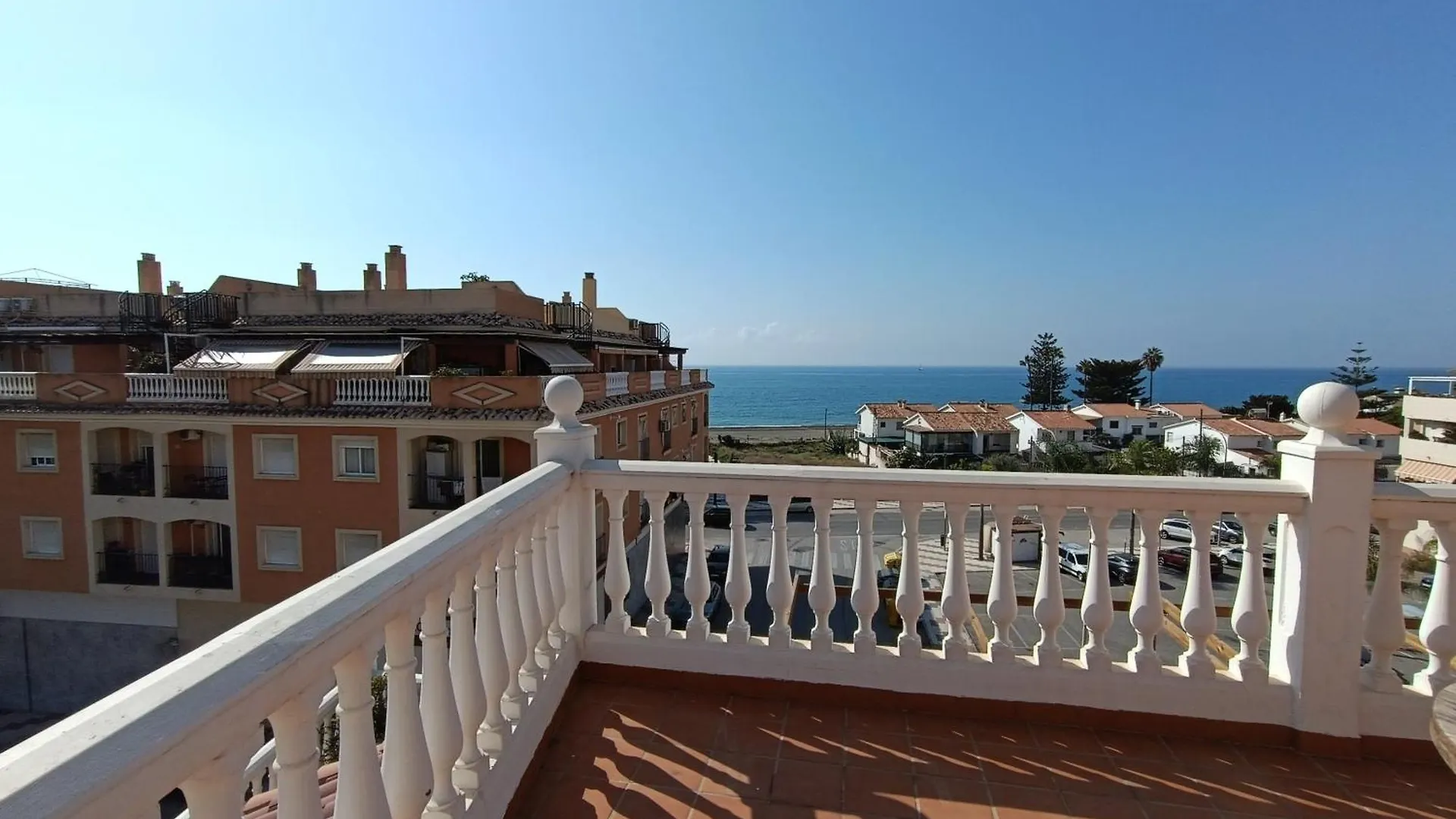 Lovely Penthouse In Front Of The Beach With Free Parking Málaga