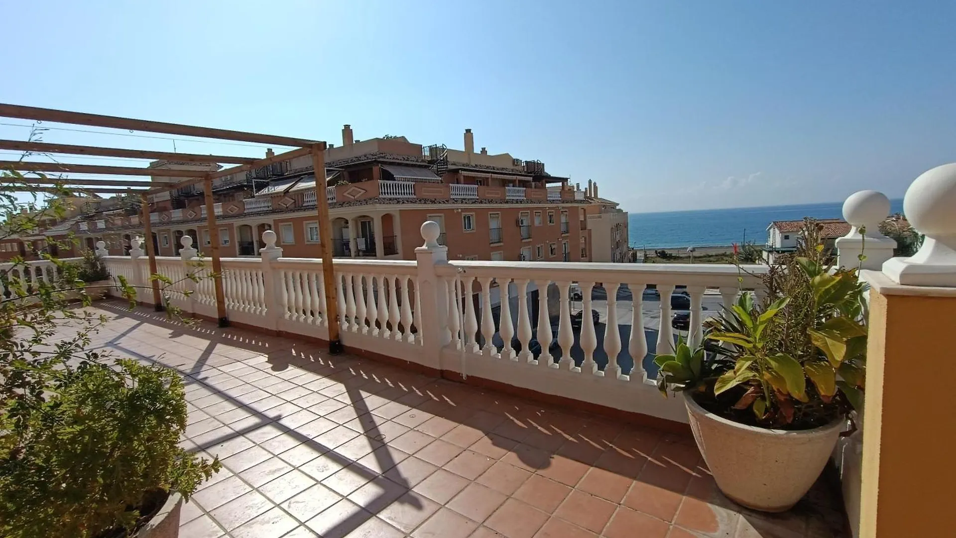 Lovely Penthouse In Front Of The Beach With Free Parking Málaga